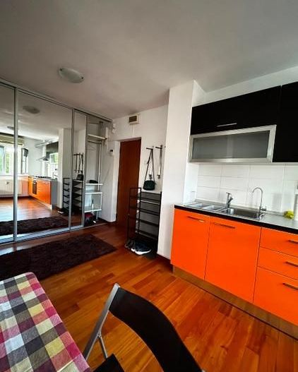 Apartament 2 camere semidecomandat Calea Calarasilor,Muncii, la metrou - Poză 1