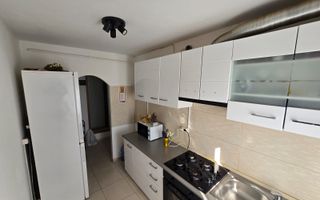 Apartament 2 camere SD Piata nicolina 78.500 euro negociabil - Poză 4