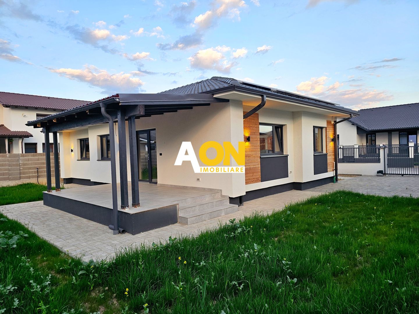 Casa 4 camere, 355 mp teren, gata de mutat, cartier Orizont - Poză 2