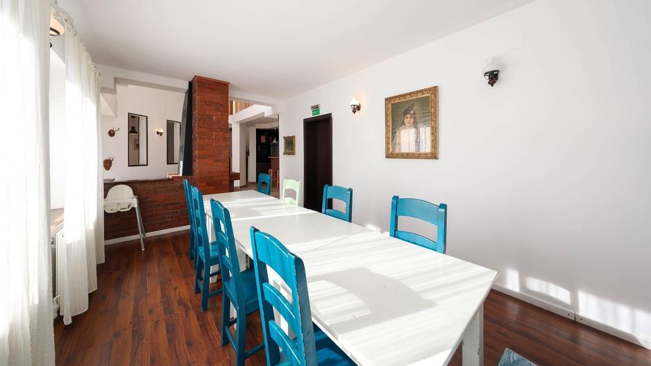 Vilă spațioasă de vânzare în Predeluț, Bran | 2000mp - Poză 11