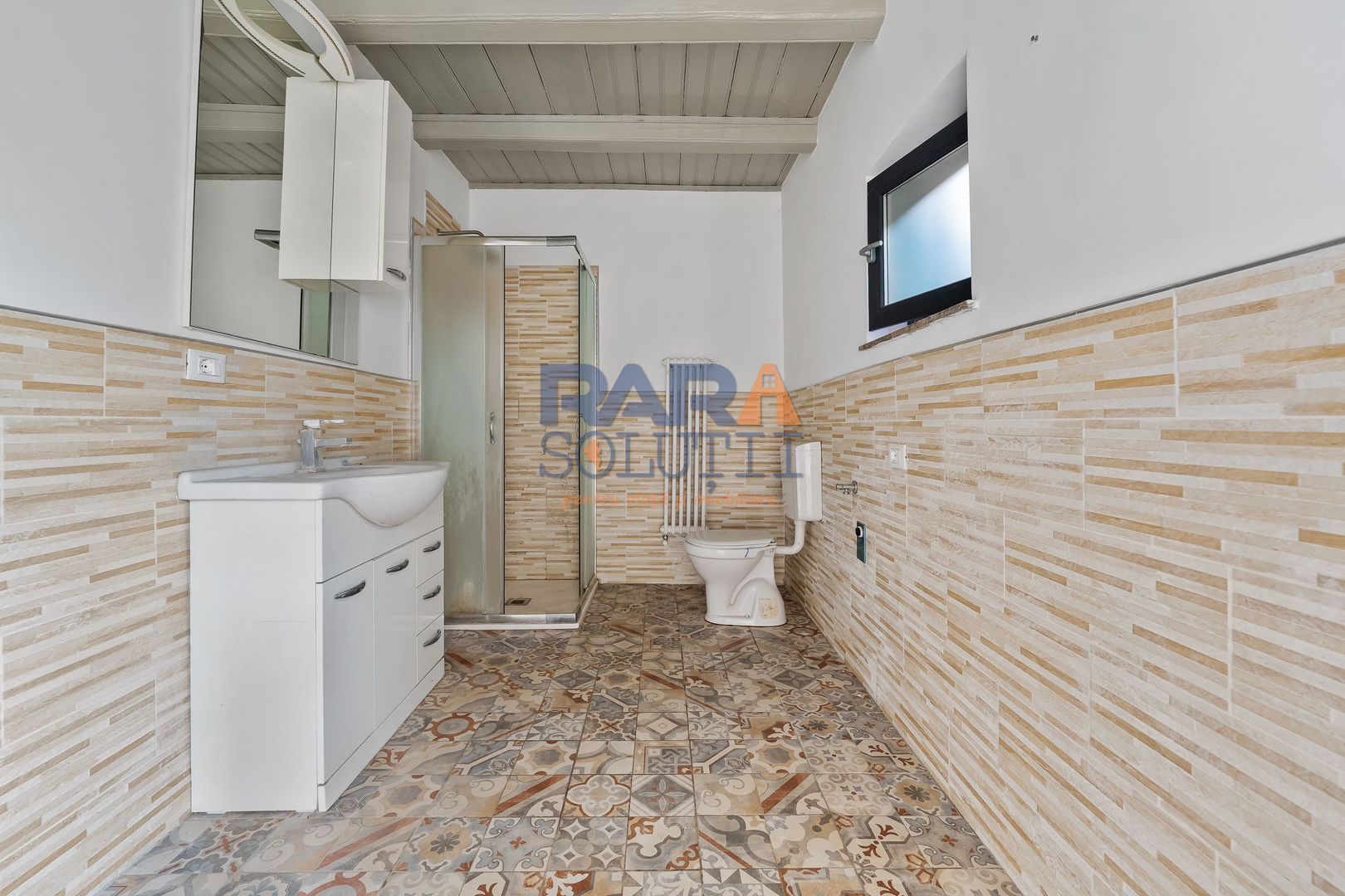 Căsuță renovată modern - Poză 6