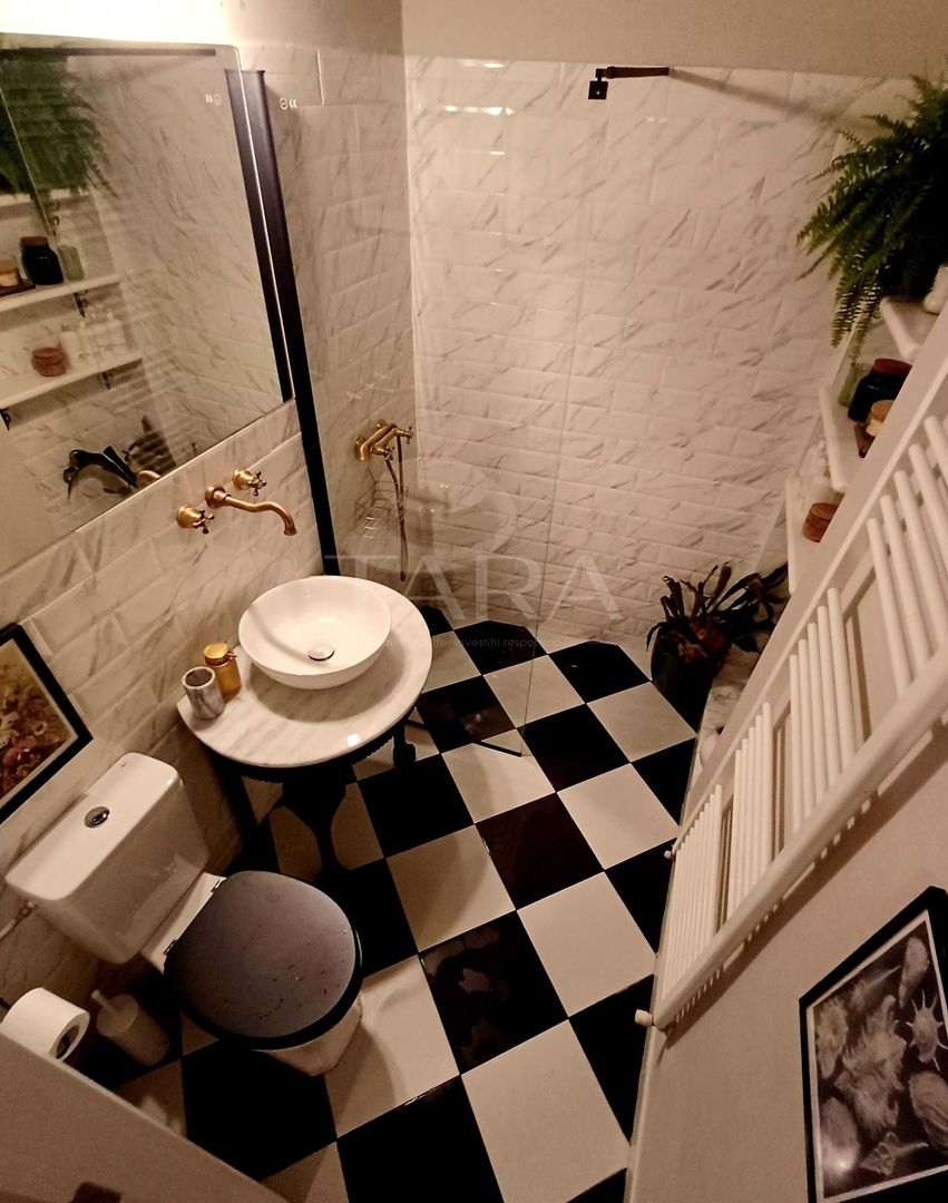 Casă renovată, cu terasă și grădină, în zonă Centrala - Poză 6