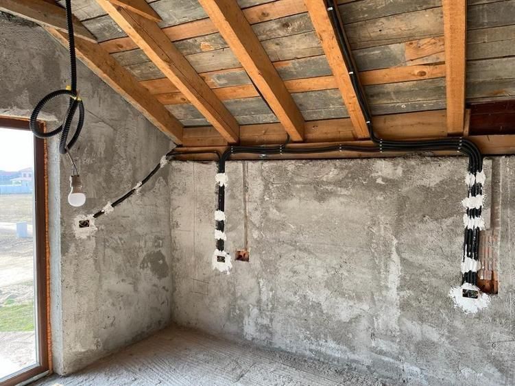 MOSNITA NOUA, 4 CAMERE, CASA INDIVIDUALA - Poză 3