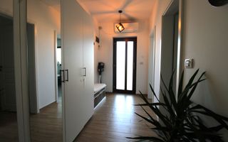Casă modernă 3 camere, mobilată complet, curte 300 mp - Poză 8