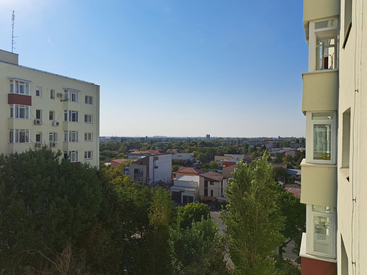 Apartament cu 2 camere - str. Luica - Poză 13