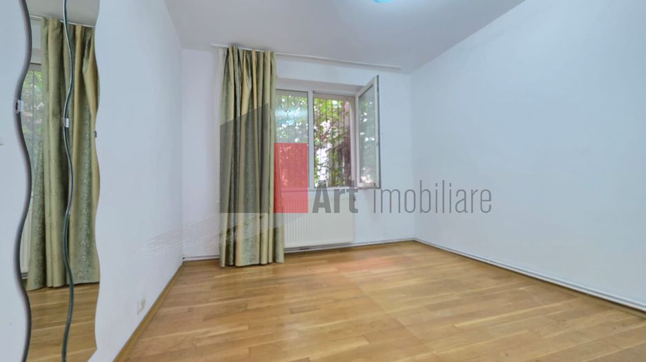 Apartament spațios cu 4 camere Crangasi - Poză 5