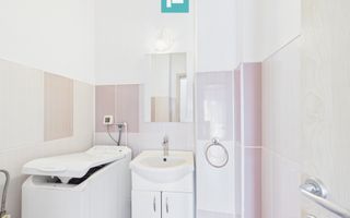 Apartament cu 3 camere și 2 băi zona Aurel Vlaicu - Poză 3