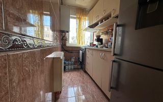 4 camere | etaj intermediar | centrala proprie | mobilat si utilat | boxa | - Poză 4