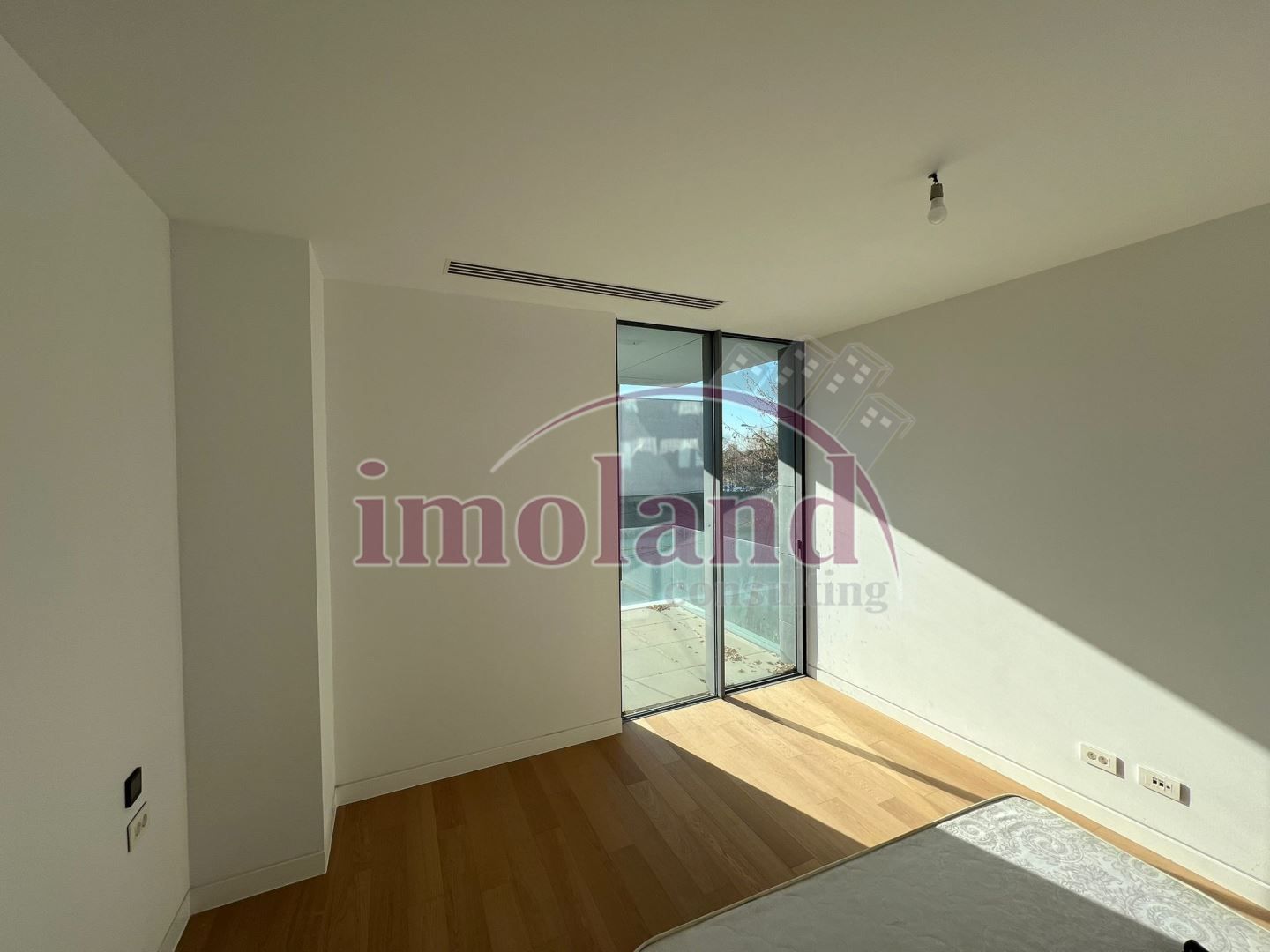 Vanzare - apartament - 2 camere - Lacul Floreasca - Poză 1