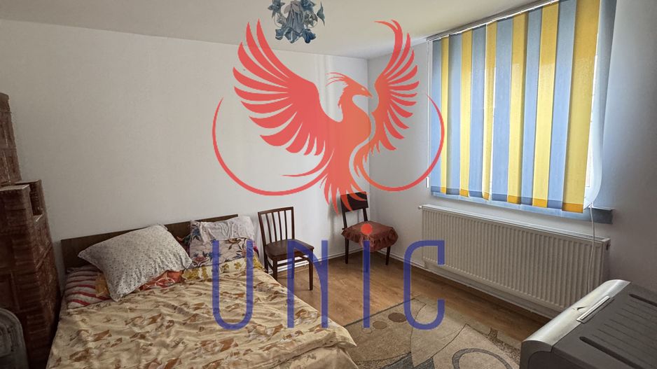 Casa situata in orasul Bals! - Poză 3