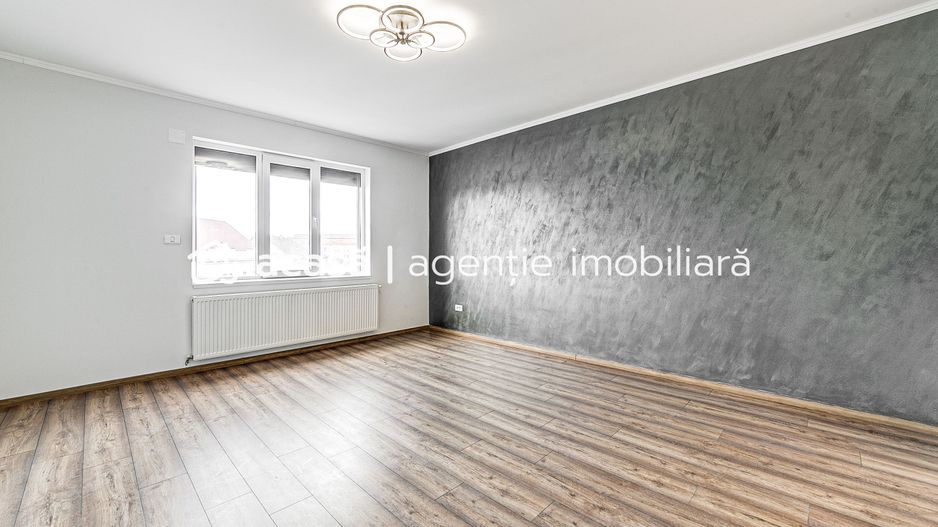 Apartament spațios în zonă centrală - Poză 2
