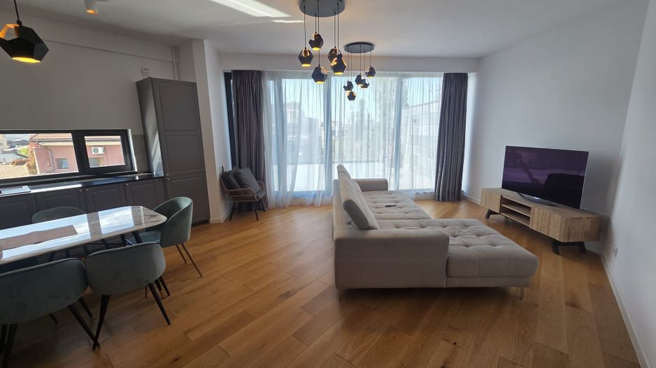 De vanzare Penthouse 4 camere Cazzavillan, Premium, Central, LUX - Poză 1