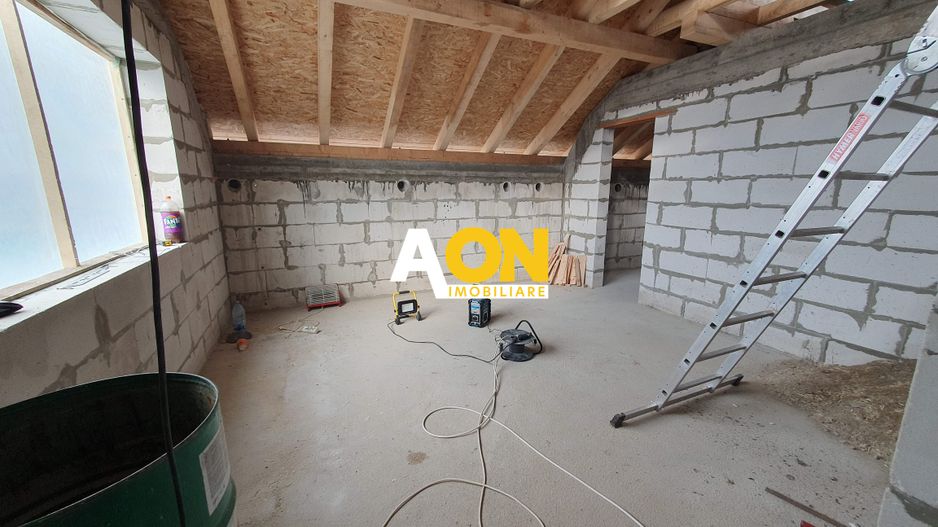 Casa semifinisata, 5 camere, 500 mp teren, Ciugud - Poză 8