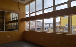 Hală + spații de birouri + apartament - Poză 6