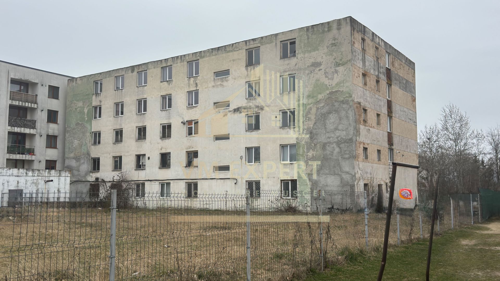 BLOC DE GARSONIERE P+4 SUPRAFAȚĂ UTILĂ 2135MP TEREN 2967 MP CĂMPULUNG - Poză 12