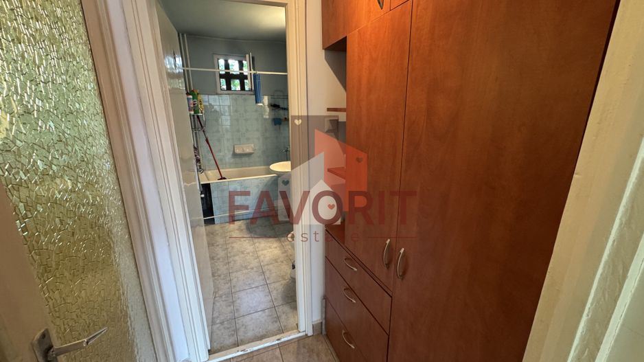 Etaj 2. Centrala proprie. La 400 m de Opera. Disponibil imediat. - Poză 12