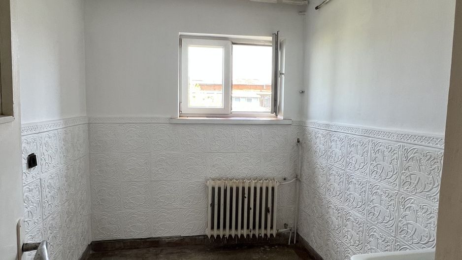 vand apartament 2 camere zona Crihala - Poză 2
