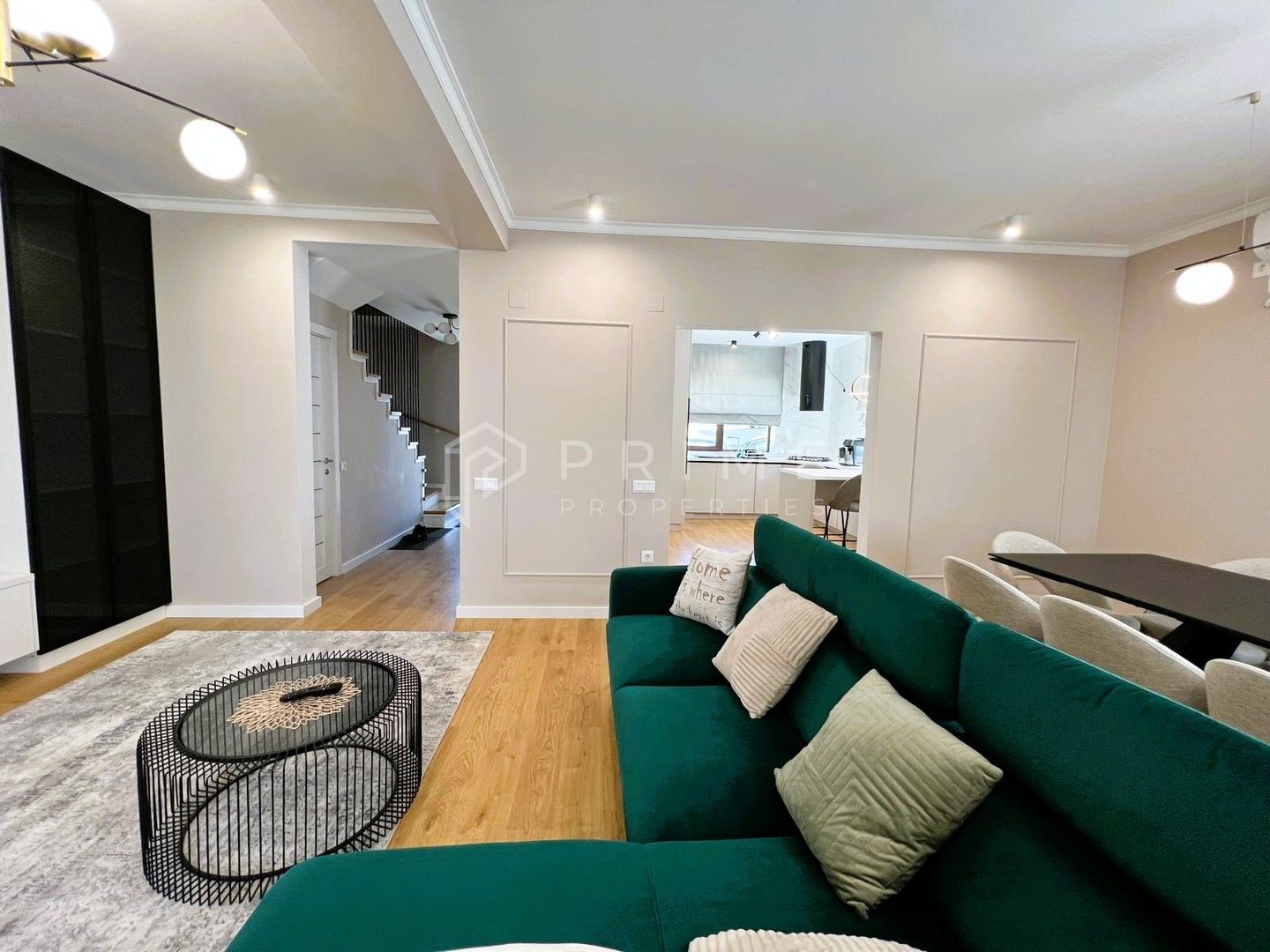 Casă Duplex de vânzare – Corunca | Design deosebit, aproape de pădure - Poză 2