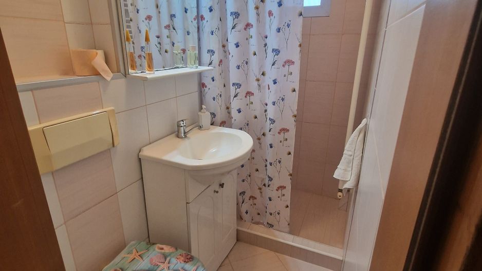 APARTAMENT4 CAMERE ZONA  SOARELUI LANGA SCOALA 30 - Poză 7
