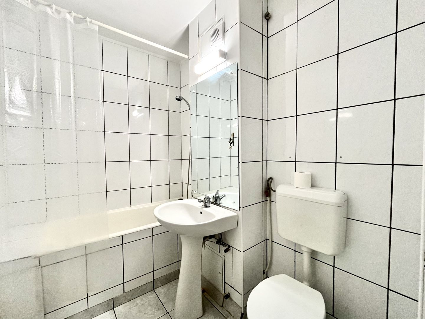 Apartament 3 camere, 2 bai, etajul 1,  in  zona Aradului - Piața Verde - Poză 18