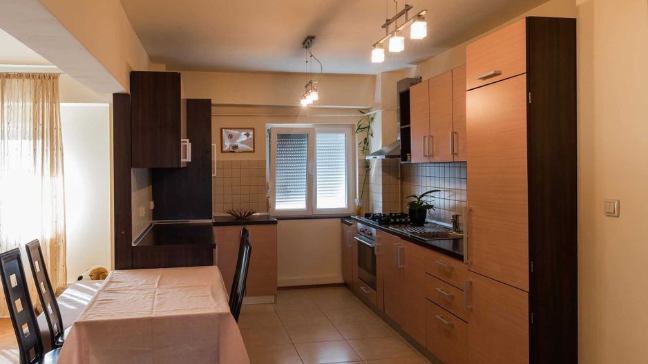 Aradului | 3 Camere | Decomandat | Mobilat si Utilat | Bloc cu lift. - Poză 1