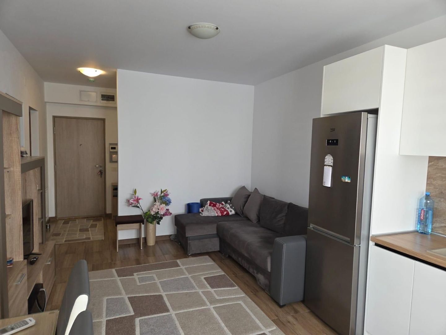 APARTAMENT 2 CAMERE PRIMA ONESTILOR LOC DE PARCARE INCLUS - Poză 2