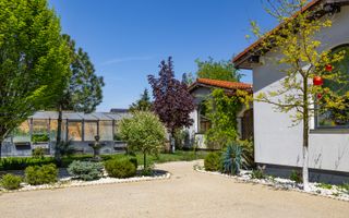 Resedinta spectaculoasa  – Vila exclusivista deschidere directa la lac - Poză 37