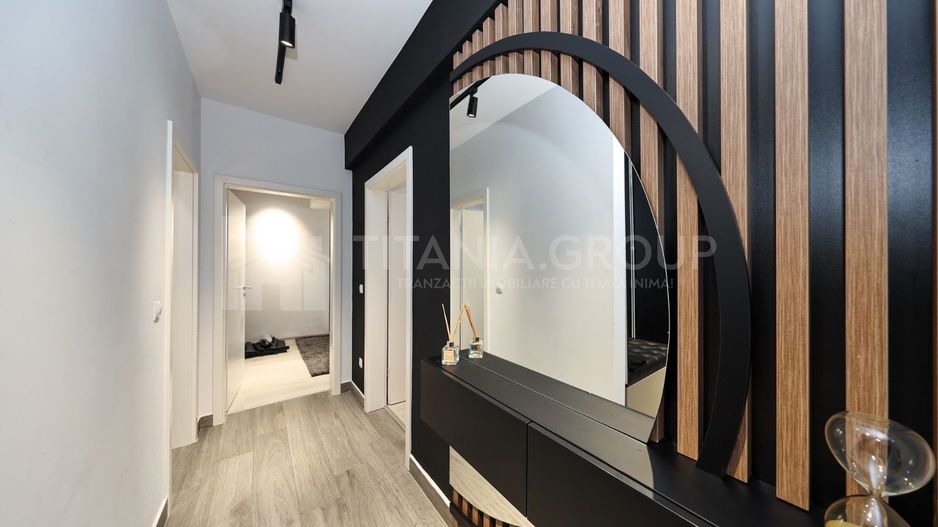 Apartament cu 3 camere, 2 bai, mobilat lux - zona Coresi - Poză 17