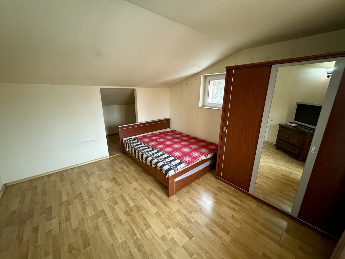 Casă individuală de vânzare în Săcele | Teren 781 mp | 3 Dormitoare - Poză 21