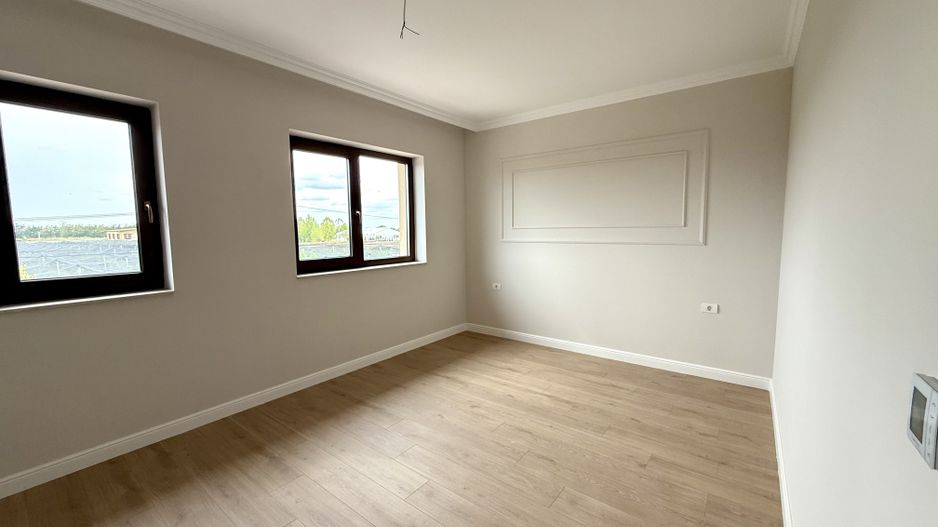 CASA TIP DUPLEX DESPARTIT PRIN GARAJ - Poză 19