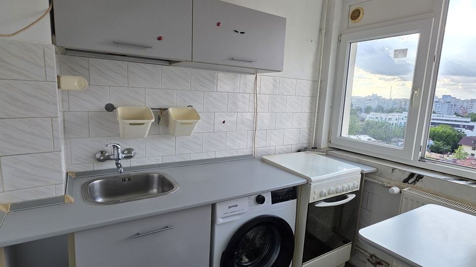 Vedere panoramica spre apus // spatioasa // imobil renovat - Poză 4