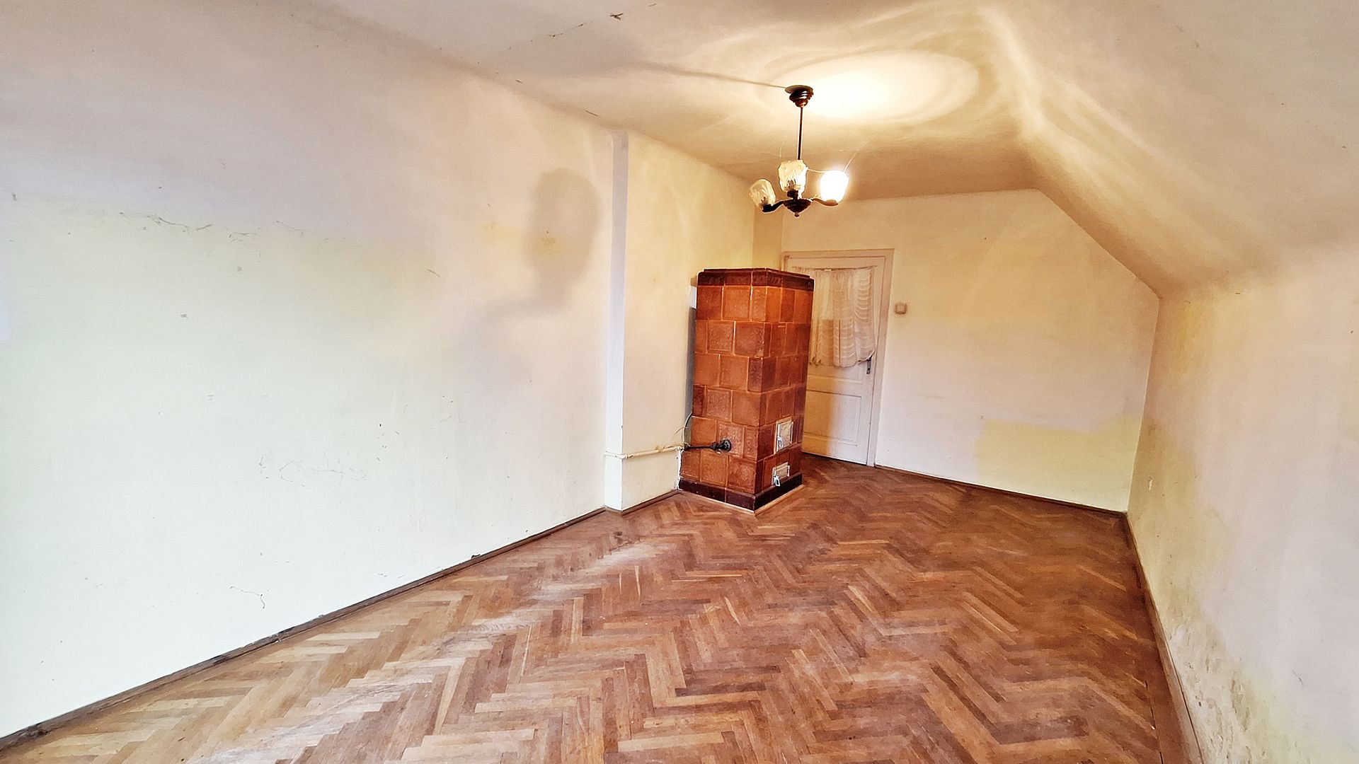 Apartament 2 camere in vila la poalele Tampei, 99000 euro - Poză 7