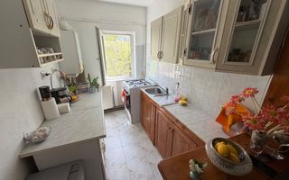 Decomandat. Cu centrala proprie. Etaj intermediar - Poză 3