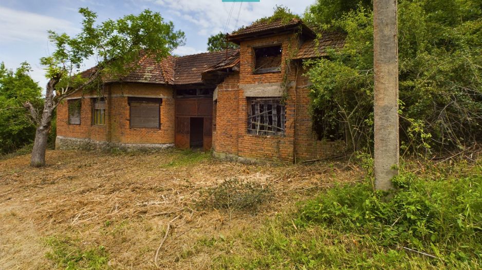 Loc de casă cu construcție în Dezna! - Poză 2