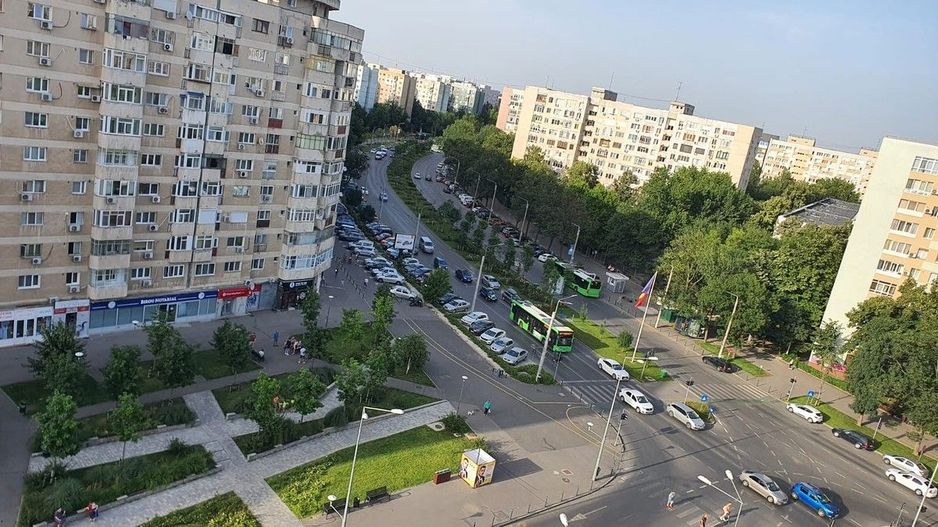 Inchiriere apartament 3 camere| Reabilitat| Vedere panoramica| Drumul Taberei - Poză 1