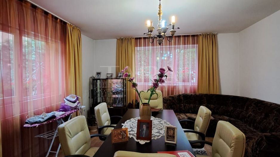 Casă cu 5 camere, zonă semicentrală, ideală pentru locuință sau birou. - Poză 2