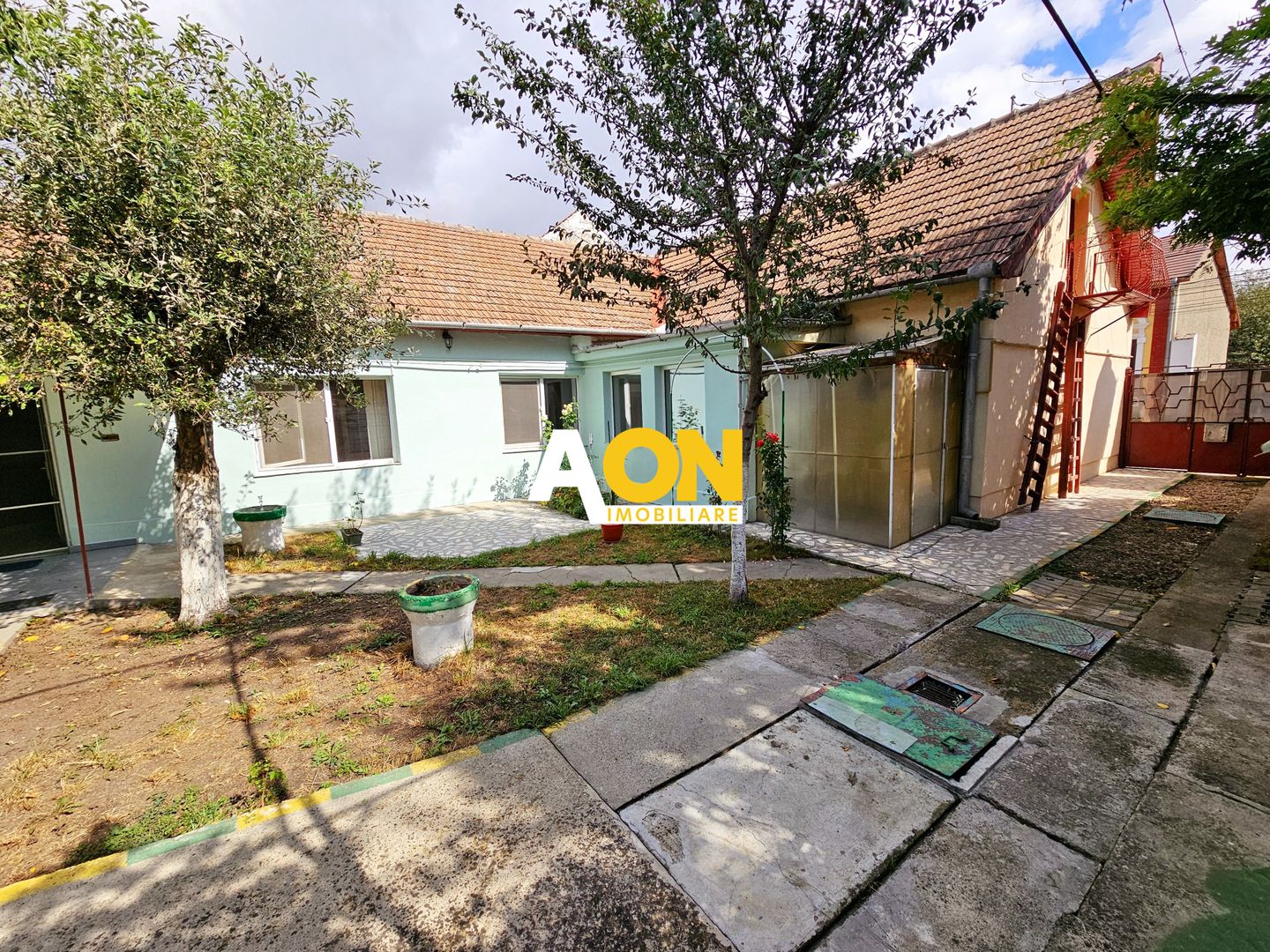 Casa 5 camere, 369 mp teren, zona Centru, pretabila pentru birouri - Poză 1