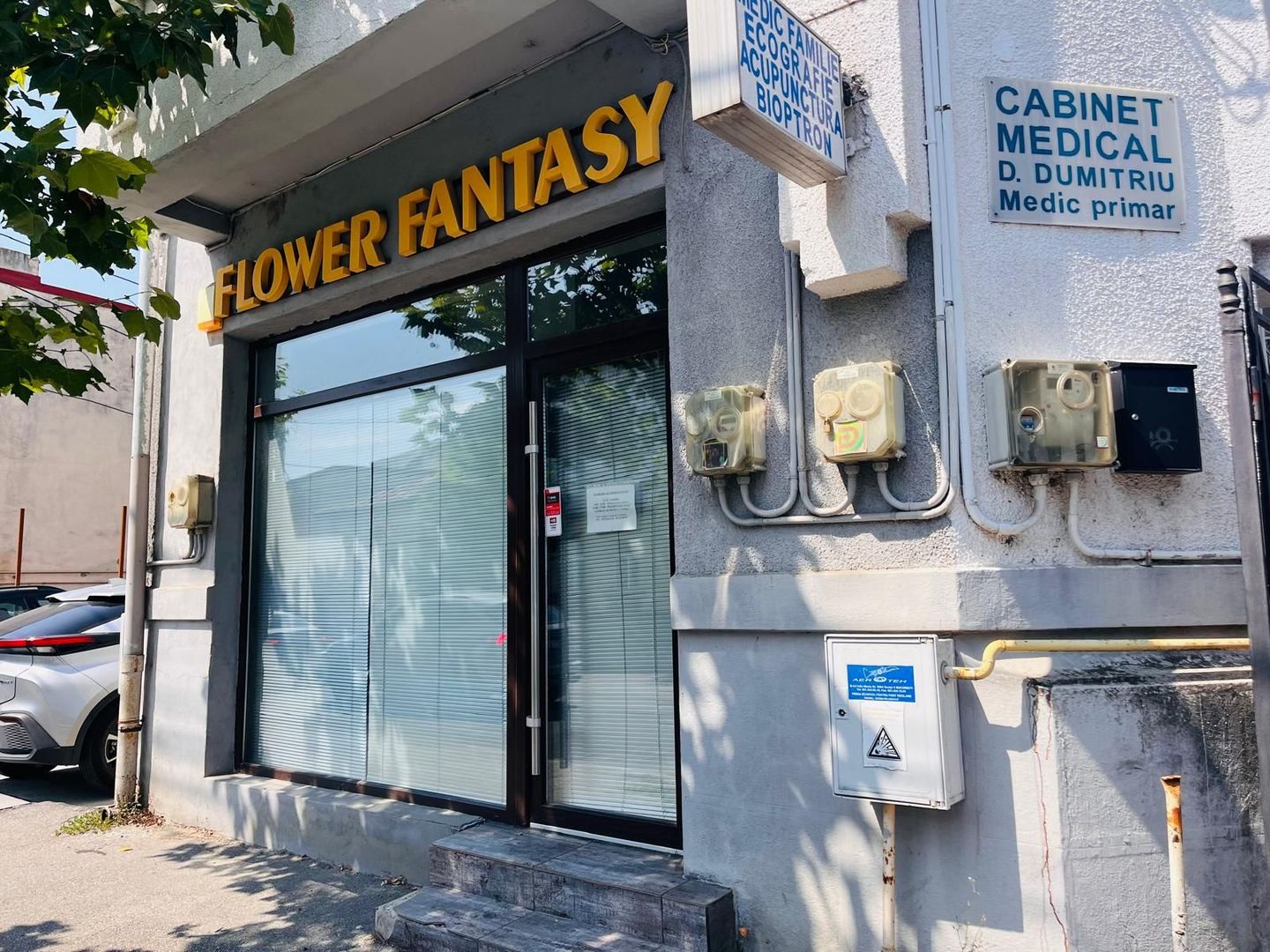 Spatiu stradal, central, cu vad comercial si vizibilitate excelenta - Poză 12