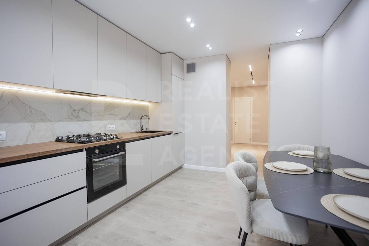 Vânzare, apartament, 2 odăi + living, str. Ion Buzdugan, Buiucani - Poză 4