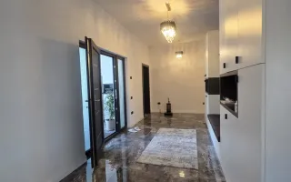 Casa- zona Metro - Poză 16
