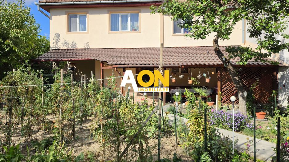 Casa 5 camere + anexe, 552 mp teren,  Centru, zona Prefectura - Poză 1