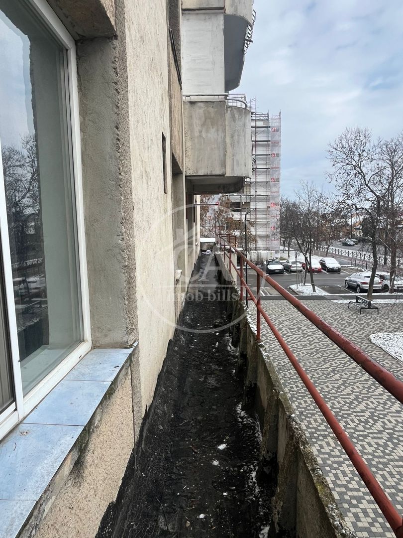 Apartament cu 3 camere de vânzare in zona Cantemir, Oradea - Poză 13