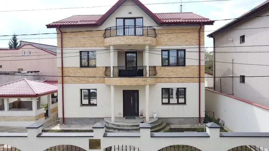 Casă P+1+M spațioasă cu 9 camere de vânzare Voluntari, 425 mp teren - Poză 1