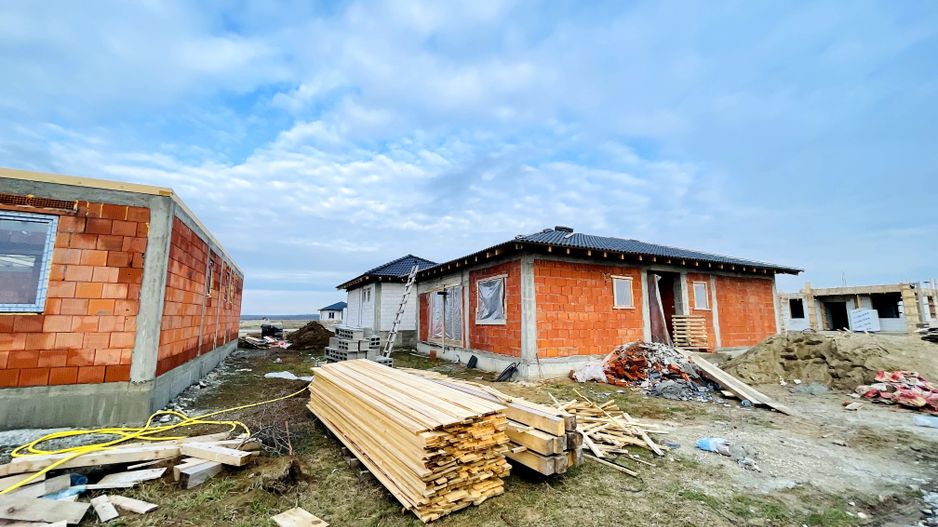 Casǎ de vânzare plan Parter Semifinisatǎ Cihei - Poză 2