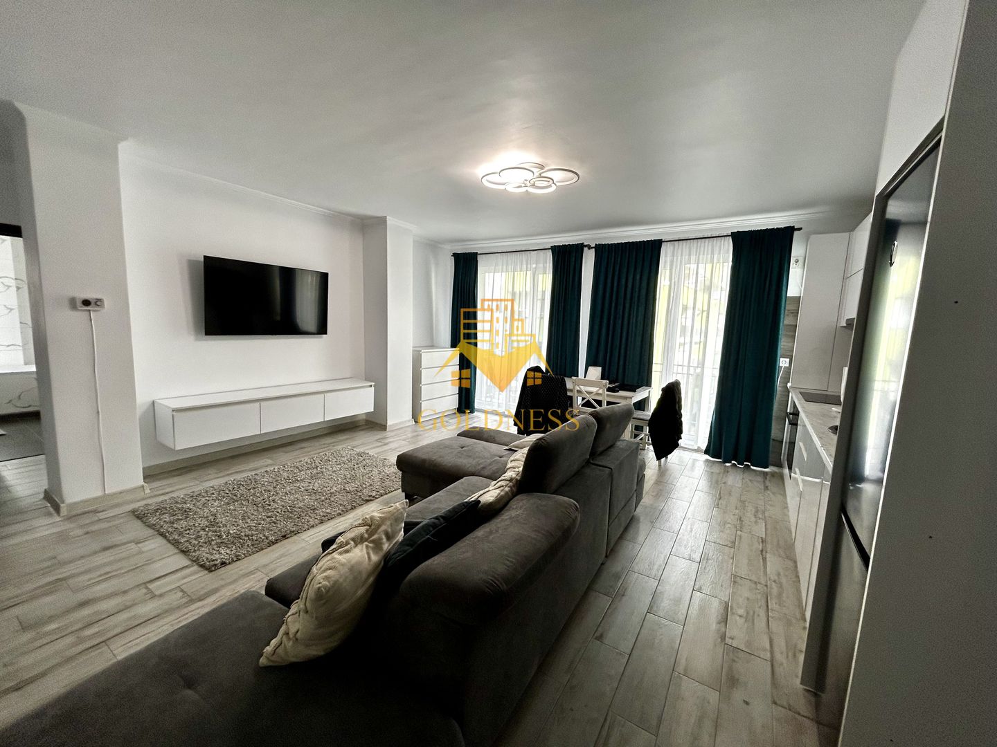 2 camere open space, Parcare, Modern, OMV, Mega Image, Europa - Poză 6