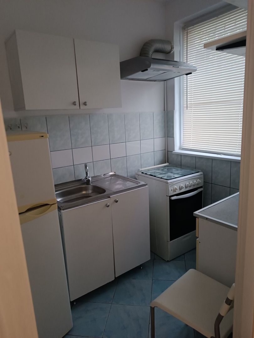 Garsonieră mobilată complet, boiler, etaj 4, metrou Titan, pet friendly - Poză 5