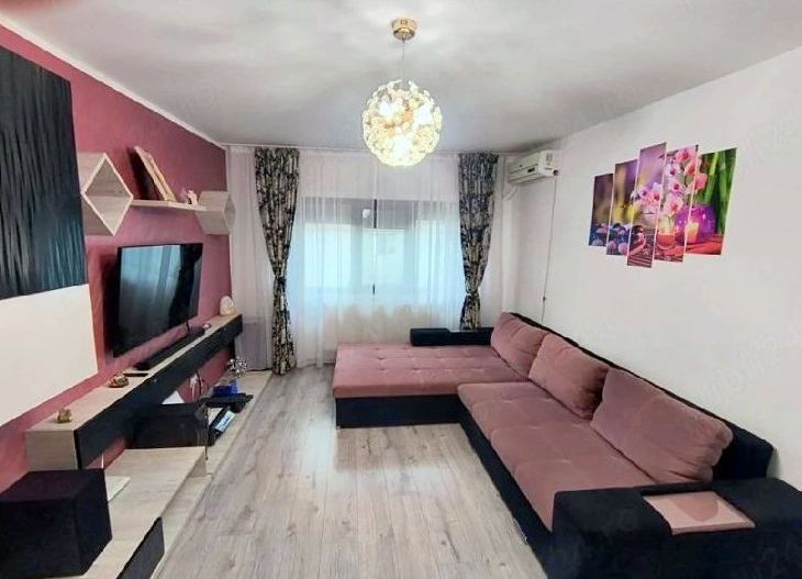 De inchiriat apartament 3 camere Micro 16, 450 euro - Poză 1