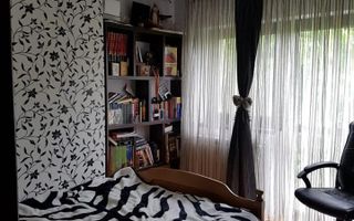 Casa , P+1+teren, 700 mp,zona Calea Nationala ,pret 320000 Euro Negociabil - Poză 6