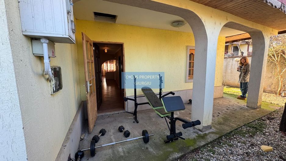 Proprietate de vânzare în Frătești, zona Biserica - Poză 2