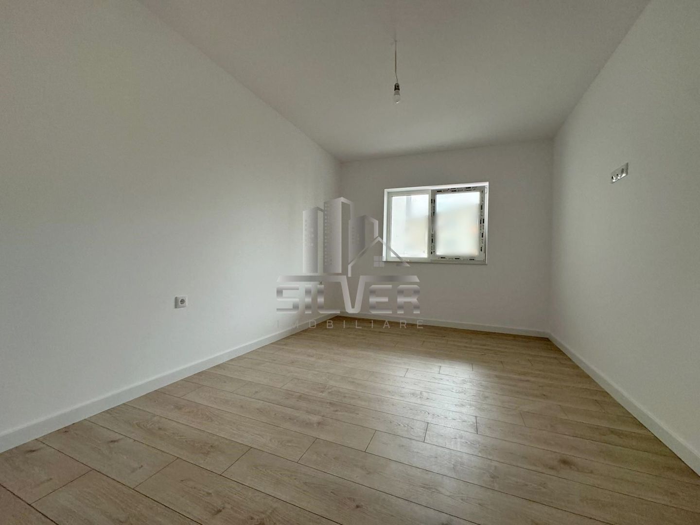 Apartament cu 3 camere/68mp/terasa 15mp/zona Eroilor. - Poză 4